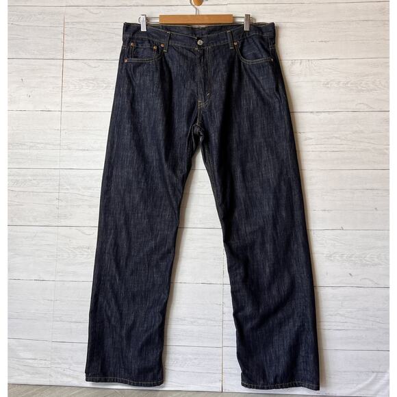 Levis Jeans Mens Size 36 X 34 Dark Wash 569 Straight Leg 100% Cotton Denim - Picture 1 of 16